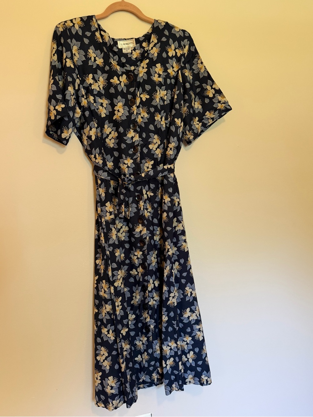 Vintage Navy Floral Button-Front Midi Dress with Yellow Flowers - Picture 6 of 6